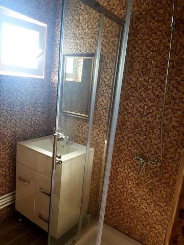 Фото номера Двухместный номер с 1 кроватью и собственной ванной комнатой Апарт-отели X studios г. Bîrlad 6